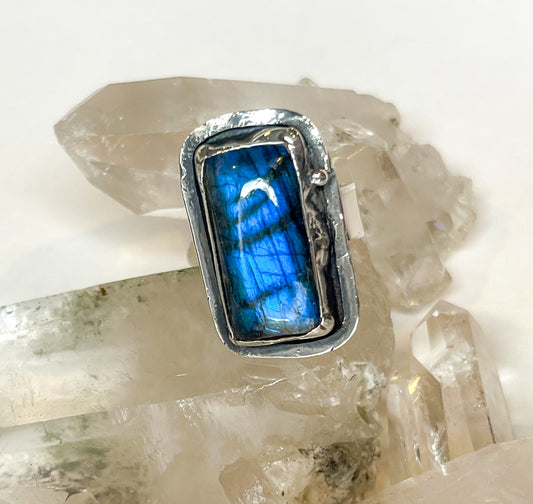 Sterling Silver Labradorite Ring – Mystical Charm and Timeless Elegance