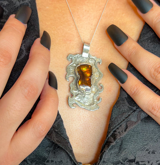 Sterling Silver Necklace with Fire Agate – Radiant Energy and Timeless Beauty