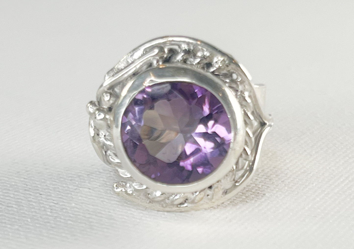 Sterling Silver Ring with Amethyst