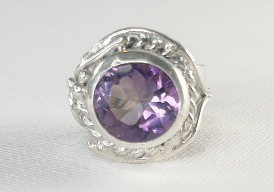 Sterling Silver Ring with Amethyst