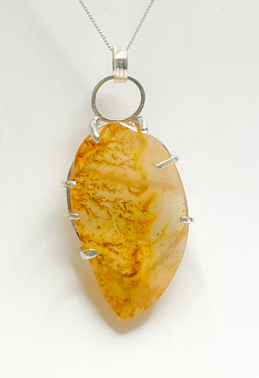 Sterling Silver Necklace with Dendritic Quartz – Nature's Art in Timeless Elegance