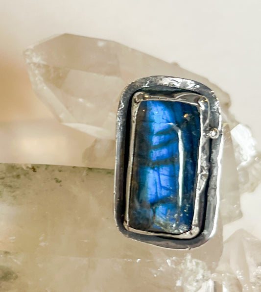 Sterling Silver Labradorite Ring – Mystical Charm and Timeless Elegance