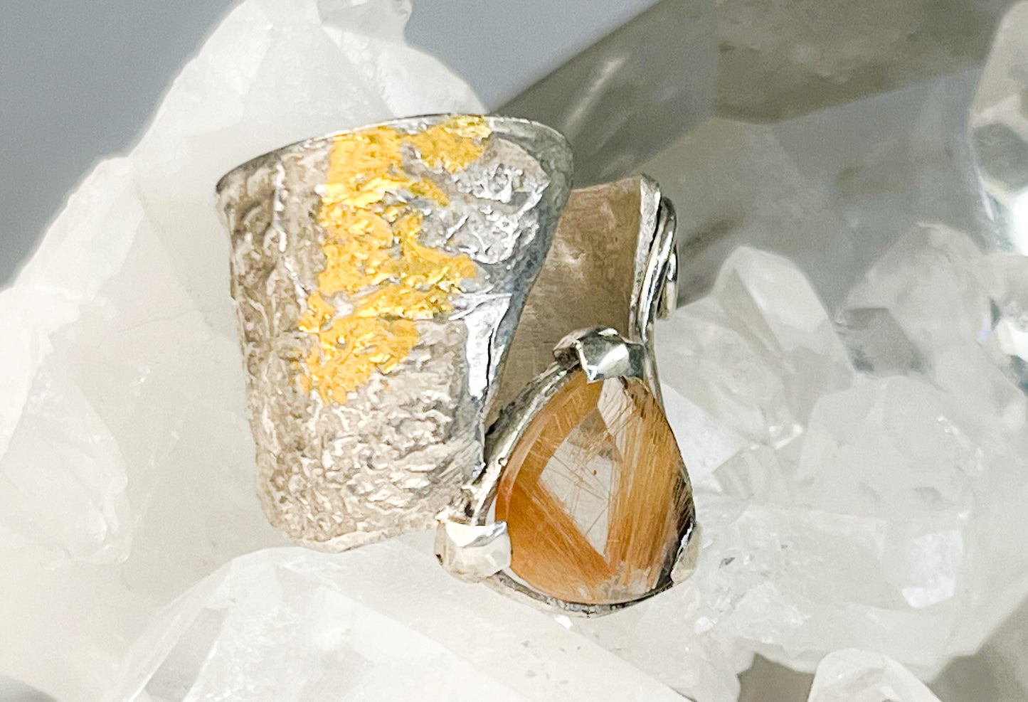Rutilated quartz with copper ring, sterling silver and 22kt kumboo gold