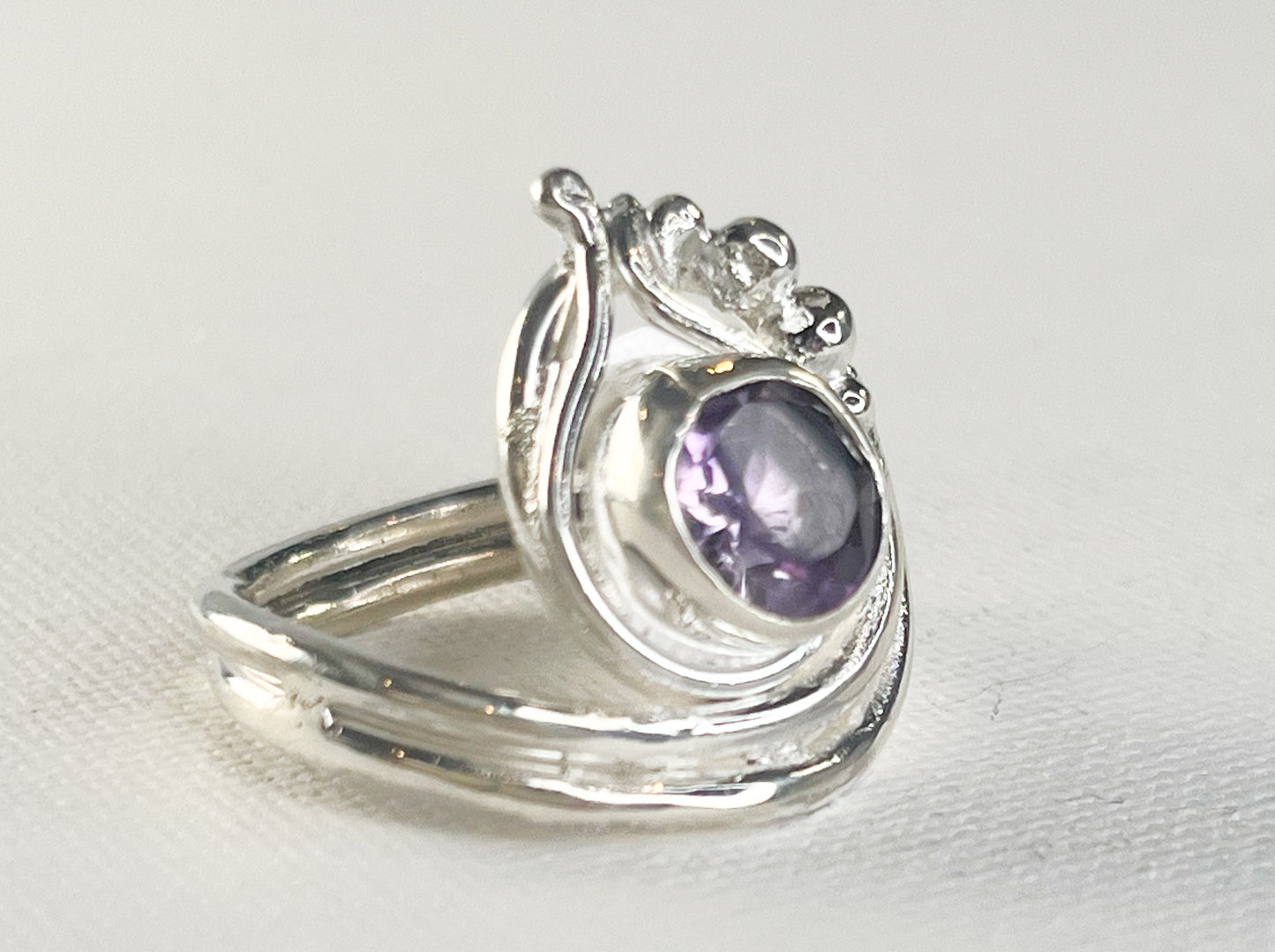 sterling silver ring with Amethyst