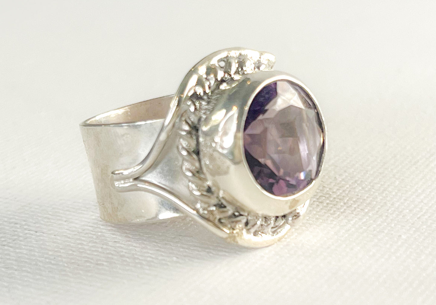 Sterling Silver Ring with Amethyst