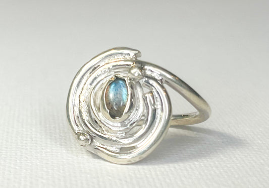 Silver ring with Labradorite