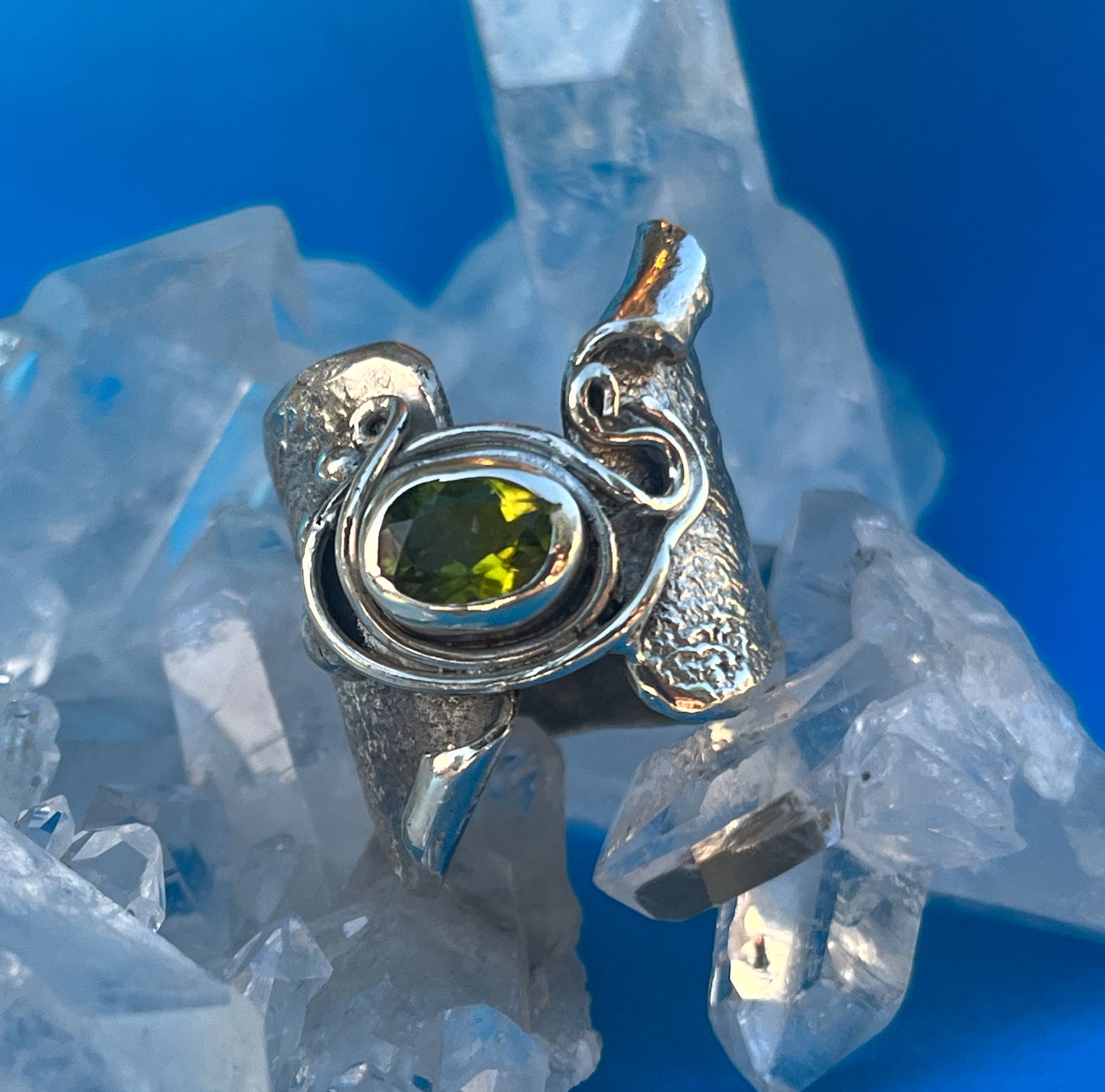 Sterling silver ring with Peridote